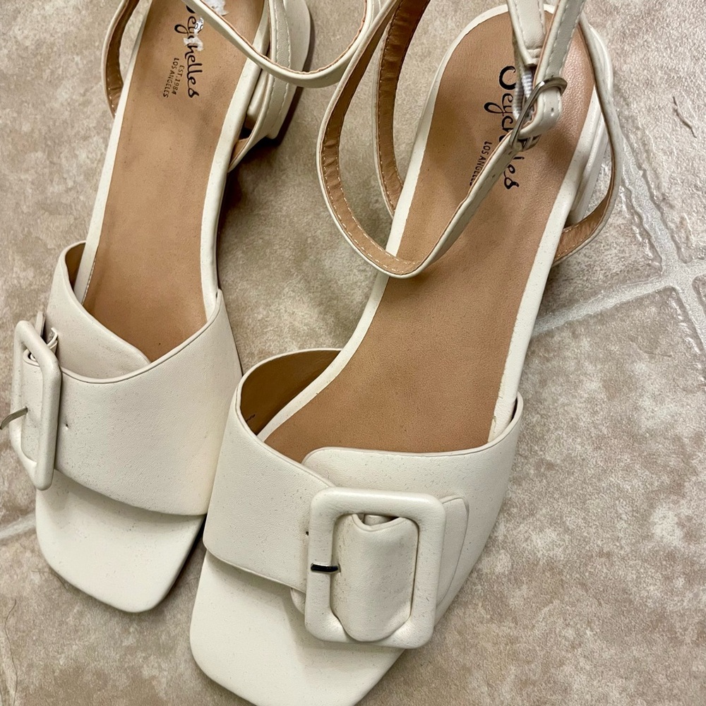Seychelles Cream Sandals NWOT